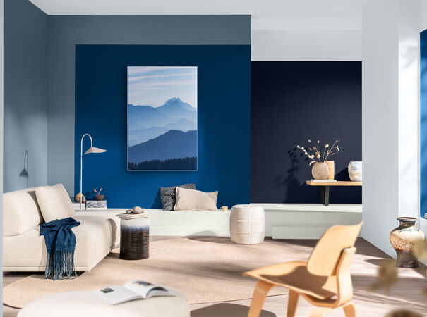 Woonkamer met kunstwerk in de tinten van Een blauw voor Jou