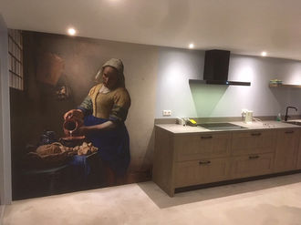 Reproductie Melkmeisje van Hollandse Meester Johannes Vermeer op foto behang op maat gezien bij klant