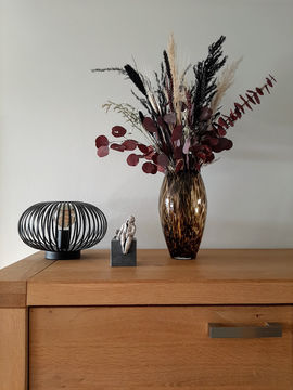 ronde decoratie accessoires op kast