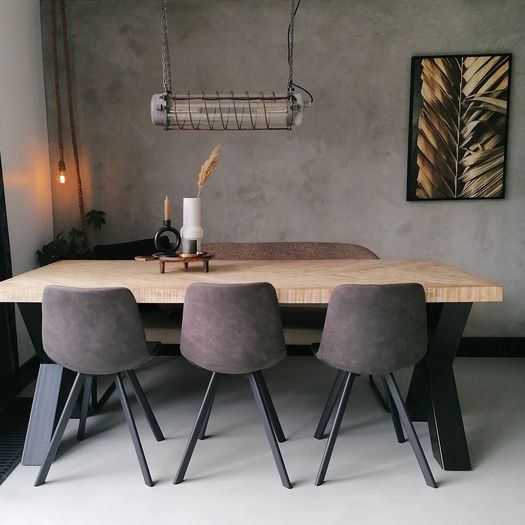 luxe schilderij met gouden bladeren in eetkamer