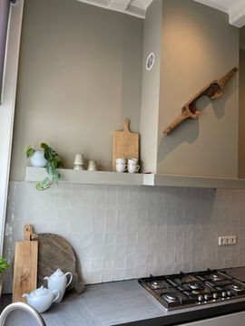 foto van groene keuken muur