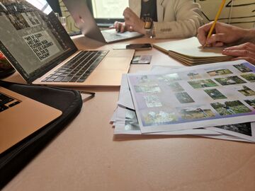 Het maakproces van het Werk aan de Muur tafelboek