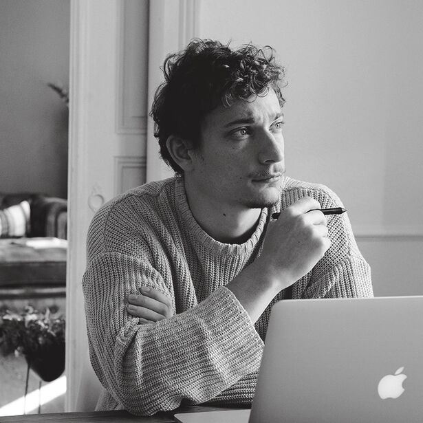 6c72aa0f48b0 Header Portrait b w zugeschnitten