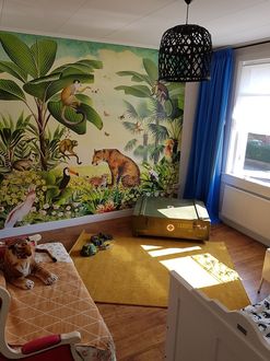 Werkaandemuur Kinderkamer Klantfoto Jungle Met Luipaard Apen Toekan En Tropische Vogels Van Studio Poppy 447322 Copy