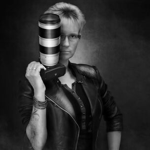 Melanie Viola Square